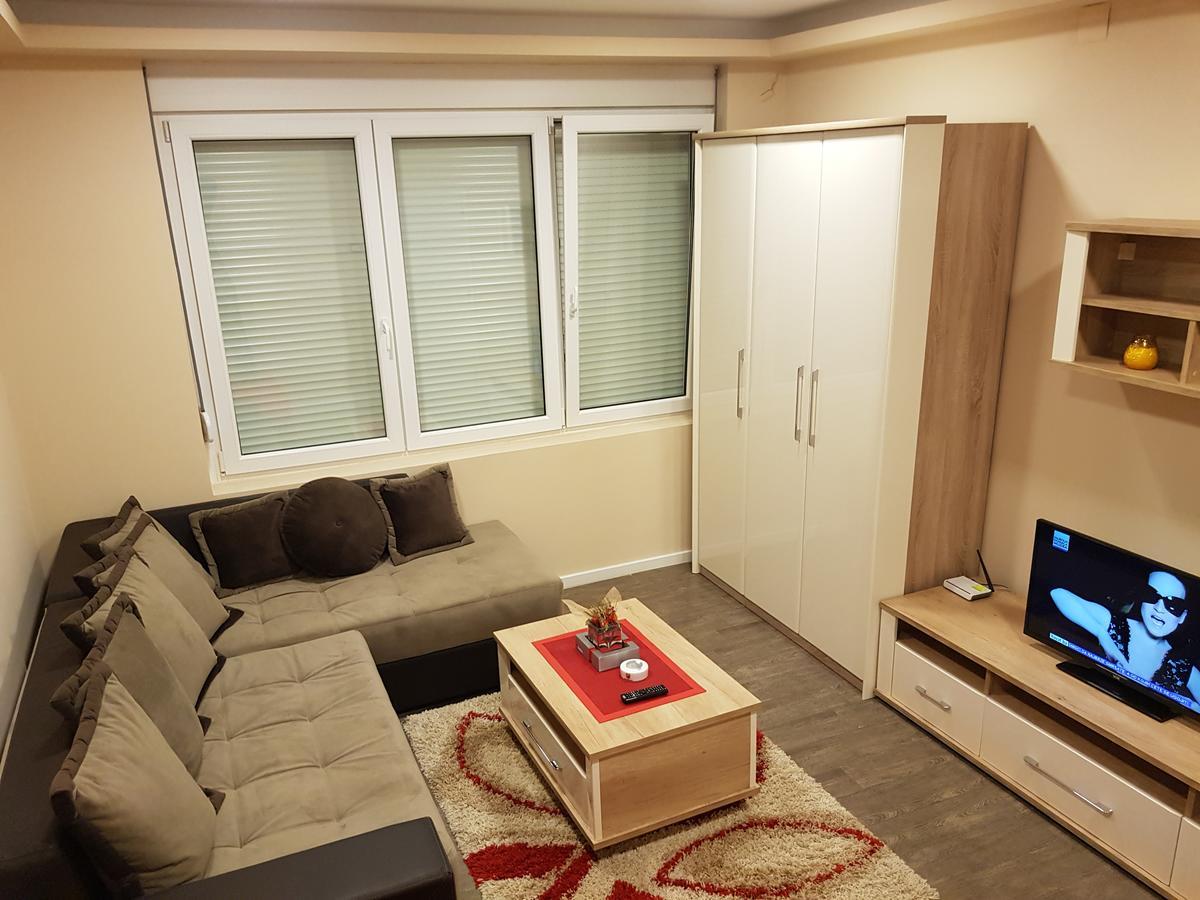 Ceca Apartman Ni Kültér fotó