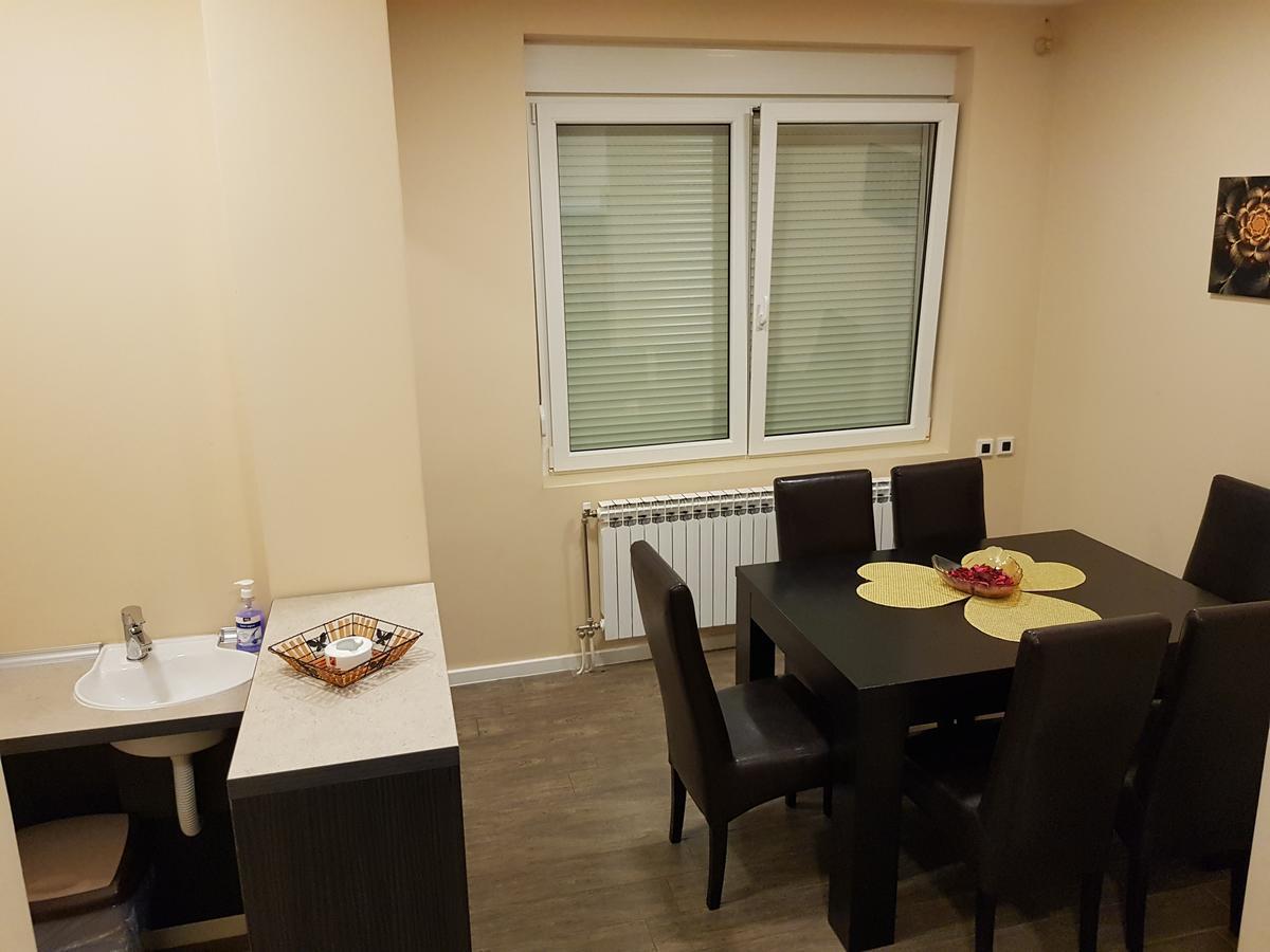 Ceca Apartman Ni Kültér fotó