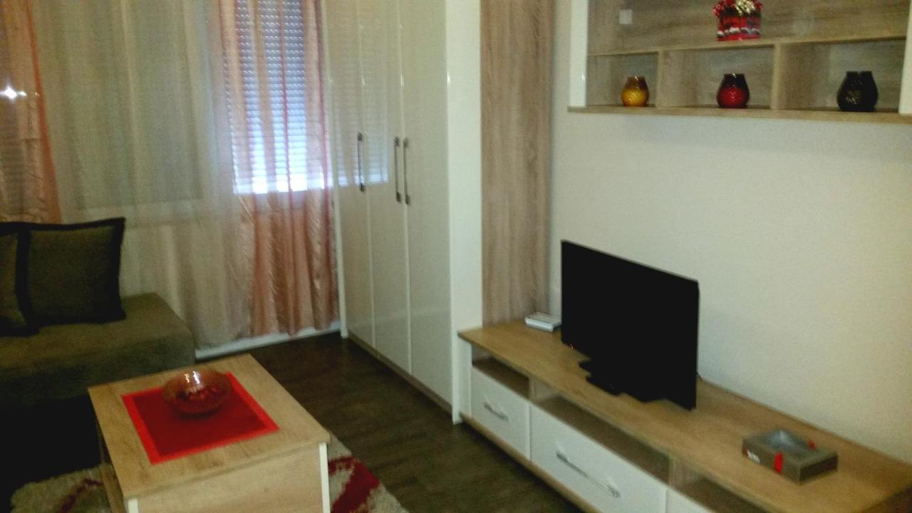 Ceca Apartman Ni Kültér fotó