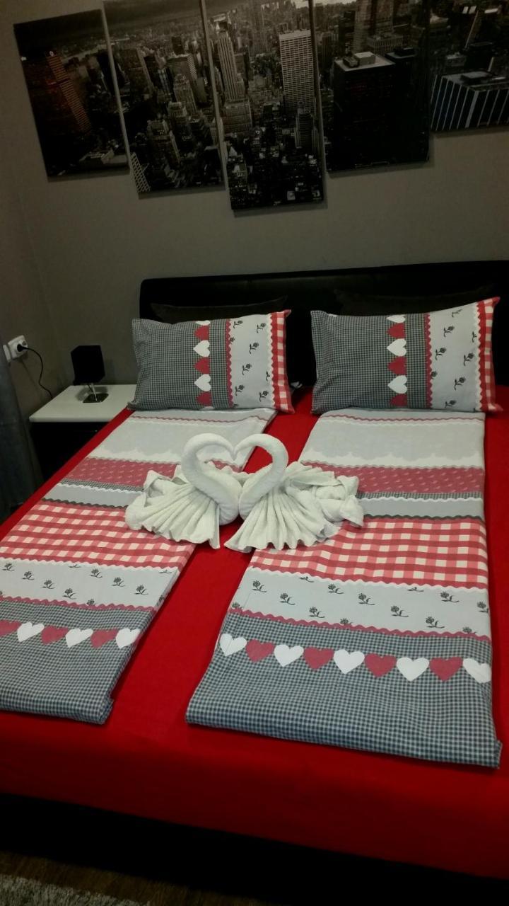 Ceca Apartman Ni Kültér fotó